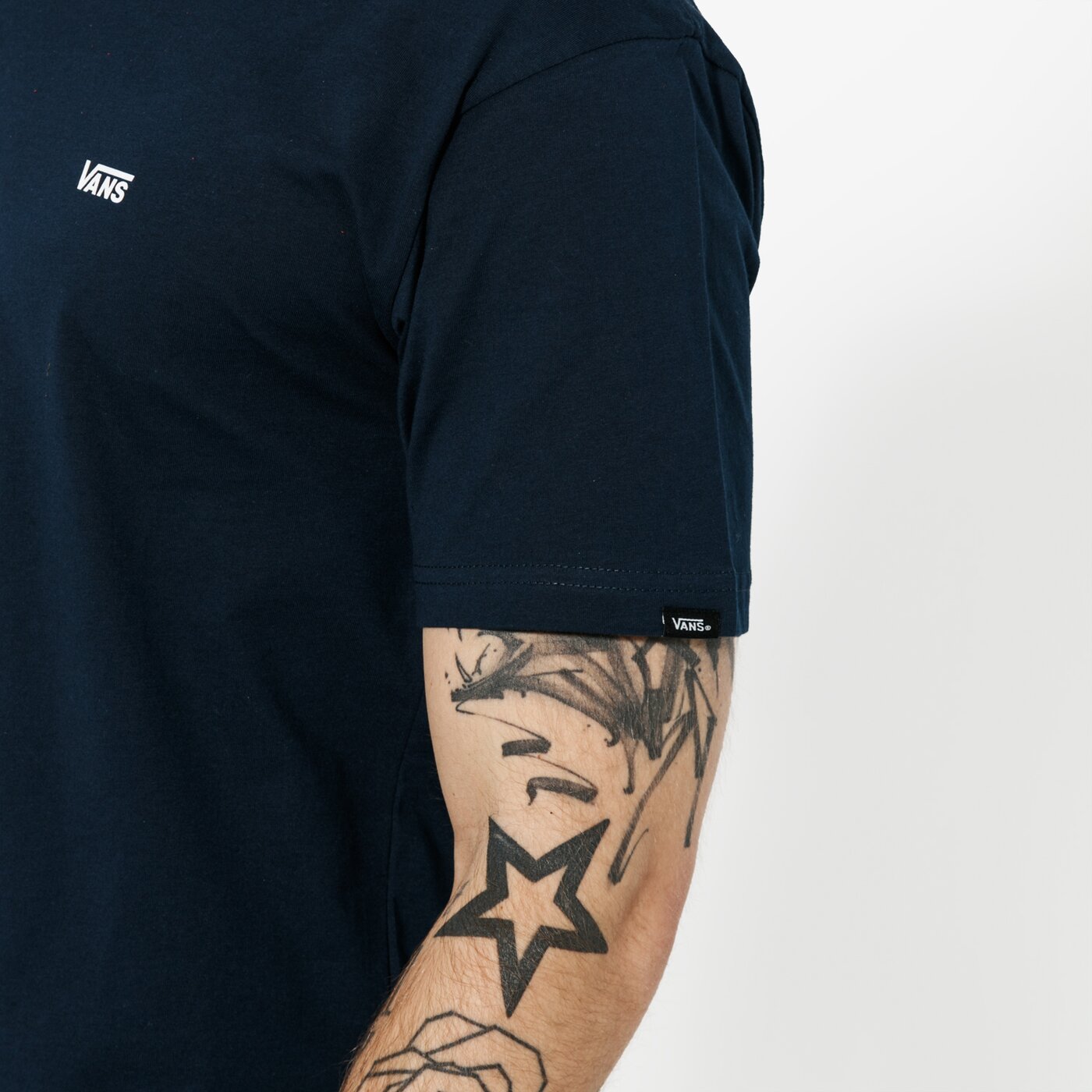 Мъжка тениска VANS ТЕНИСКА SS MN LEFT CHEST LOGO TEE NVY vn0a3czenav1 цвят тъмносин