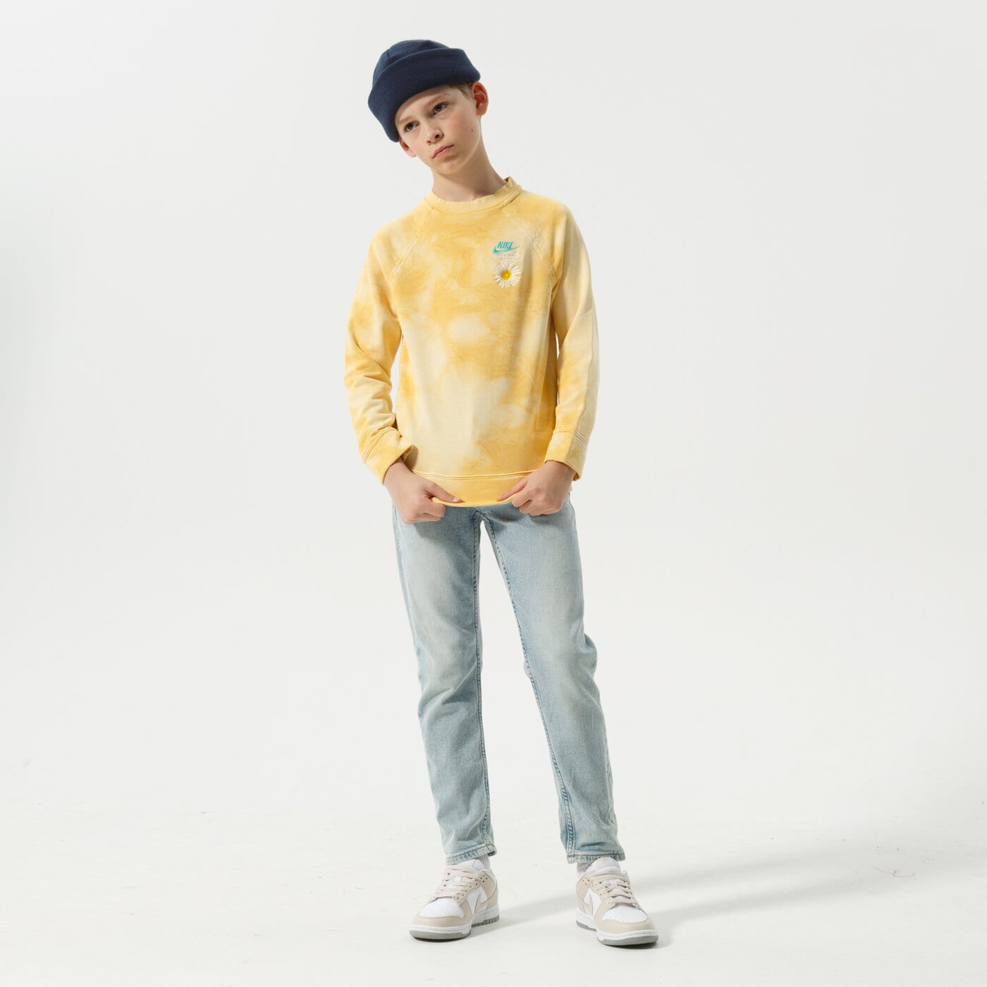 Детски суичър NIKE СУИТЧЪР B NSW HBR FT STATEMENT CREW BOY dn3838-777 цвят многоцветен