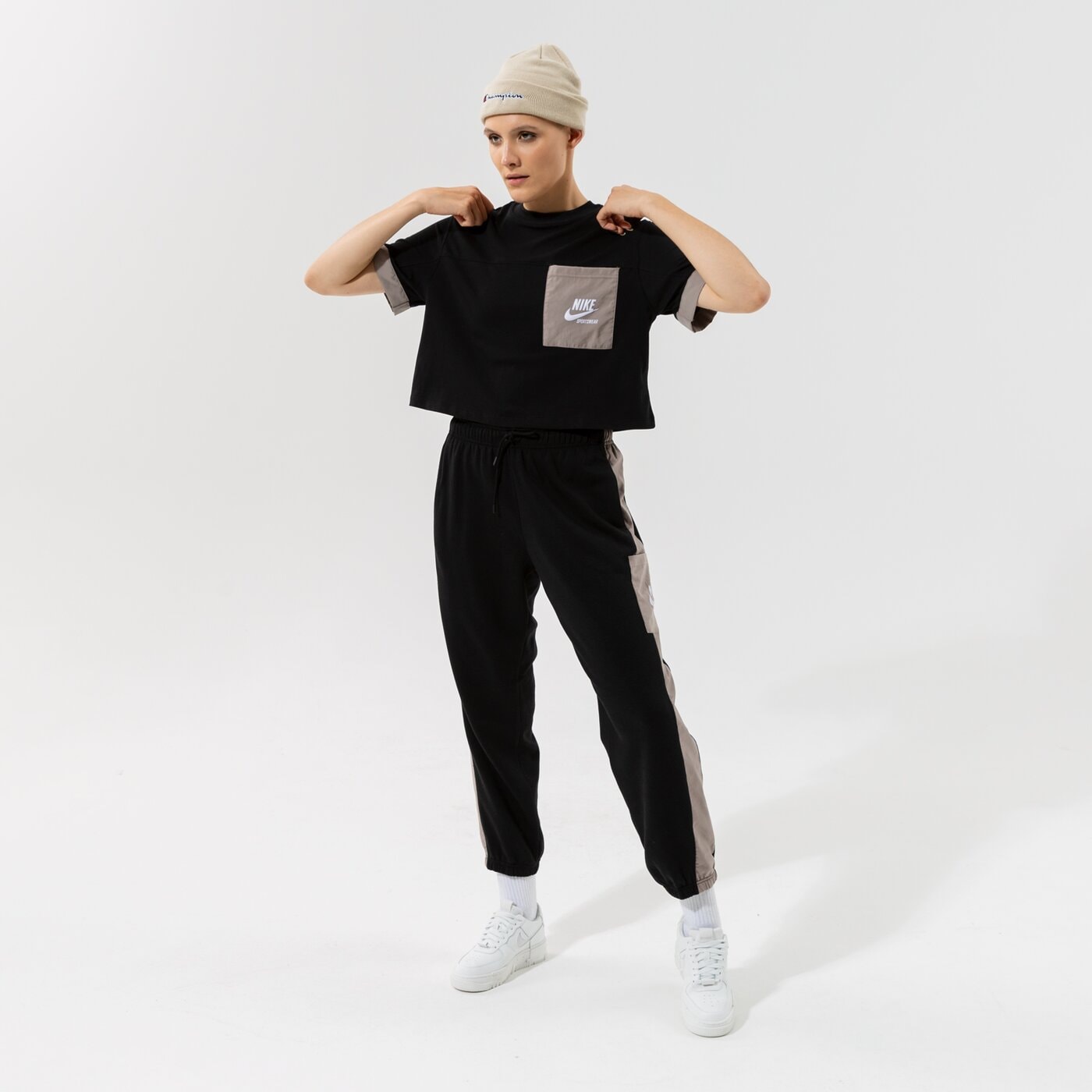 Дамска тениска NIKE ТЕНИСКА W NSW SS ТОП HTG dd5685-010 цвят черен