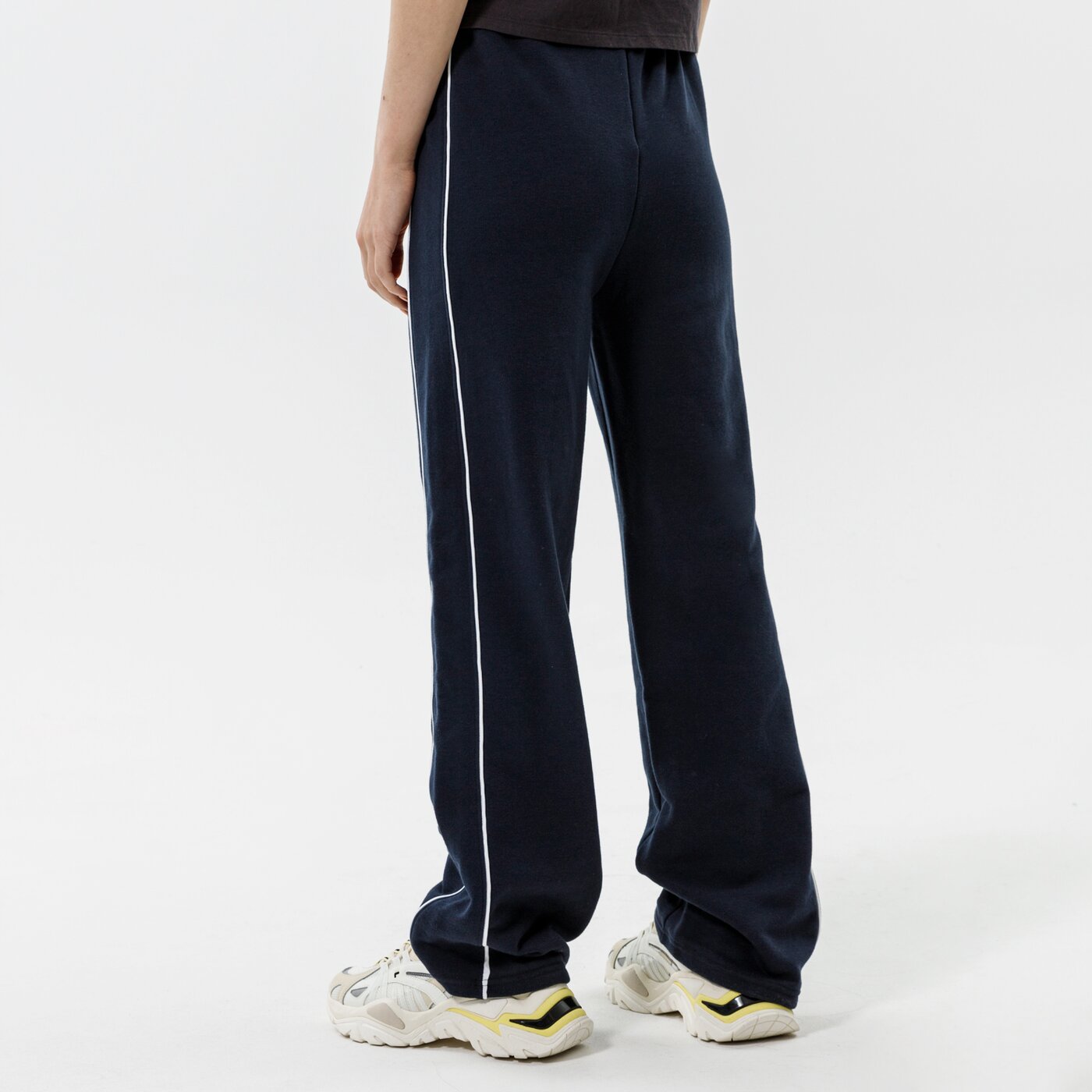 Дамски панталони ELLESSE ПАНТАЛОНИ AMITI JOG PANT NAVY sgi11061429 цвят тъмносин