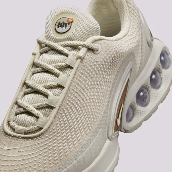 Дамски маратонки NIKE W AIR MAX DN fj3145-101 цвят бежов