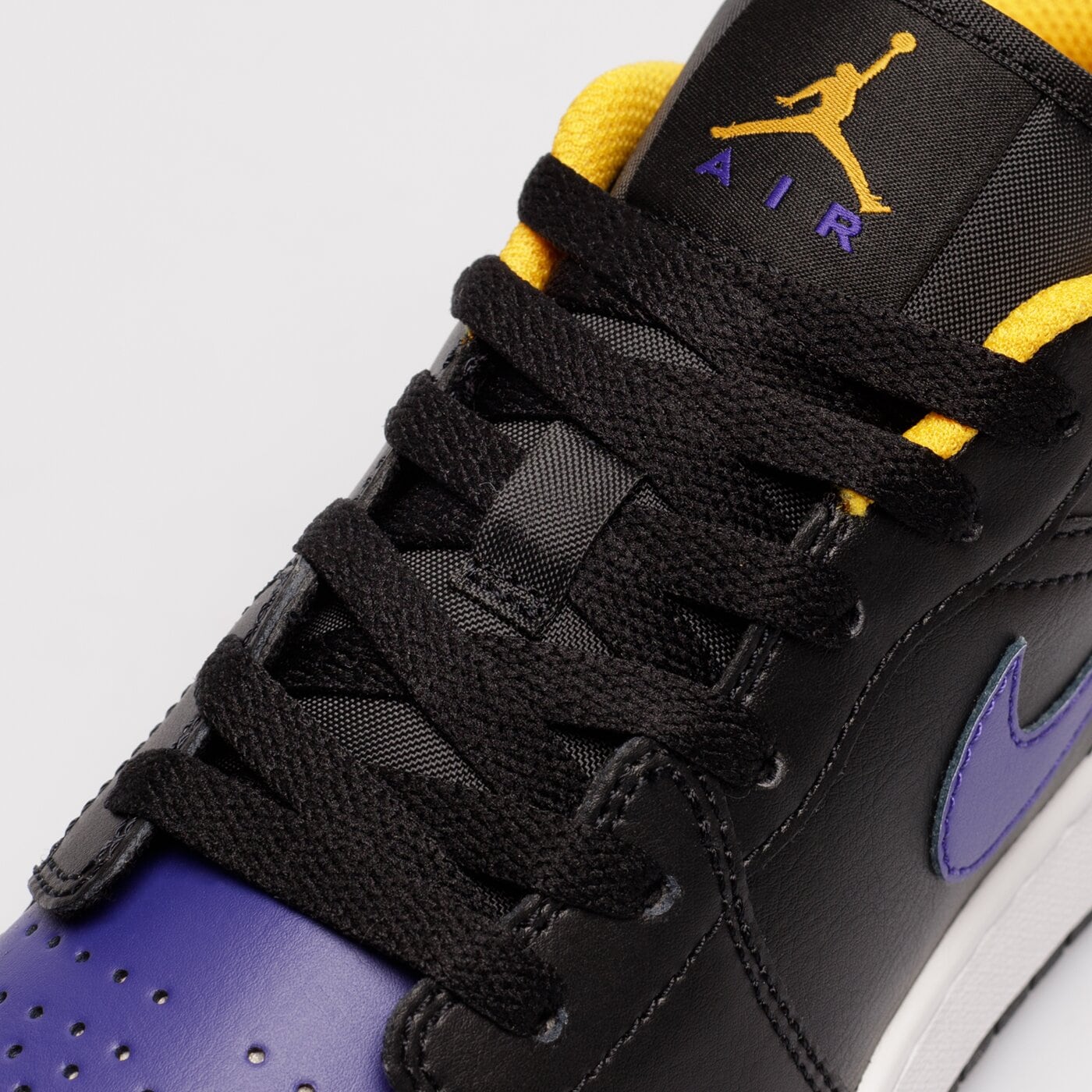 Детски маратонки AIR JORDAN 1 LOW BG  553560-075 цвят черен