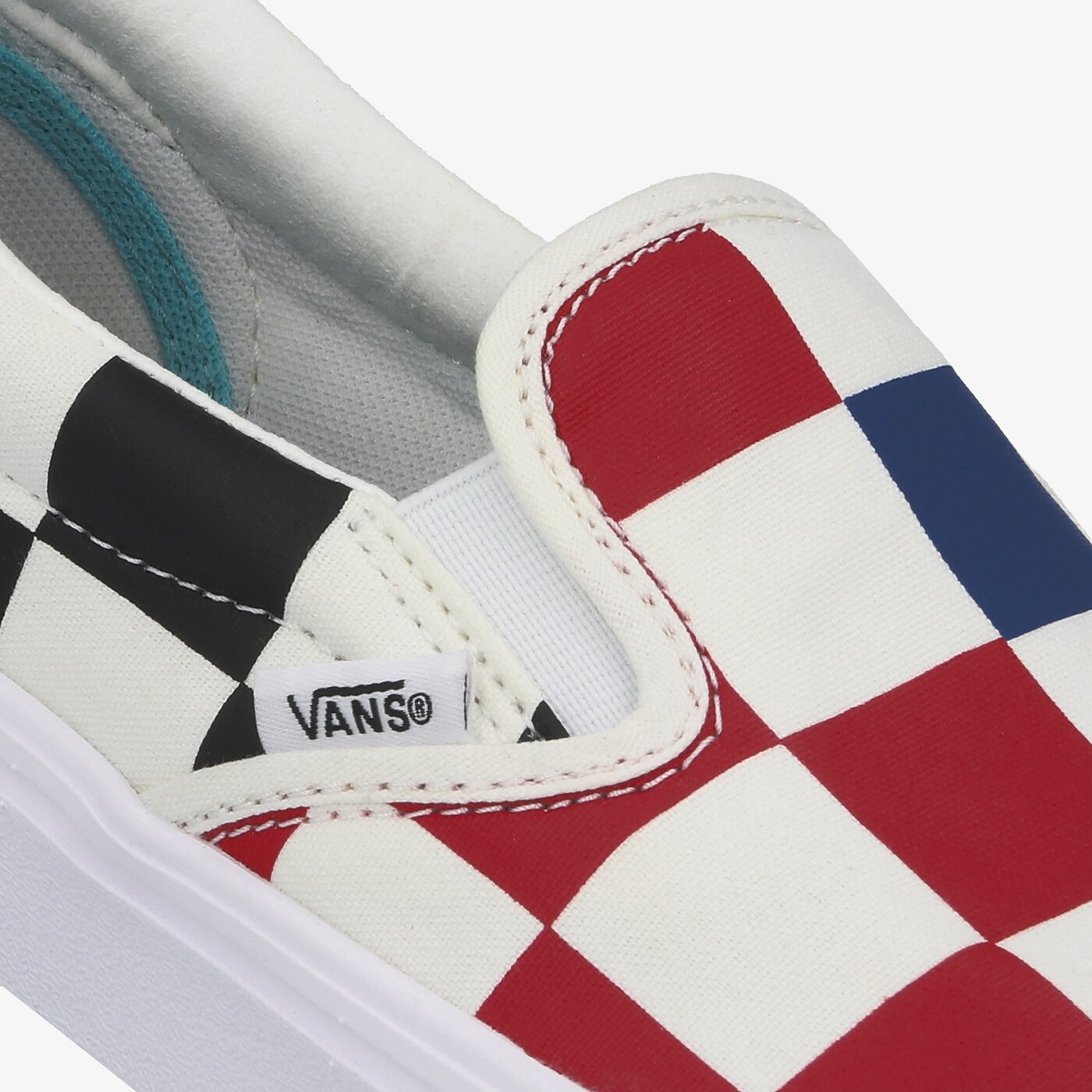 Дамски маратонки VANS UA COMFYCUSH SLIP- ON vn0a3wmdw921 цвят бял