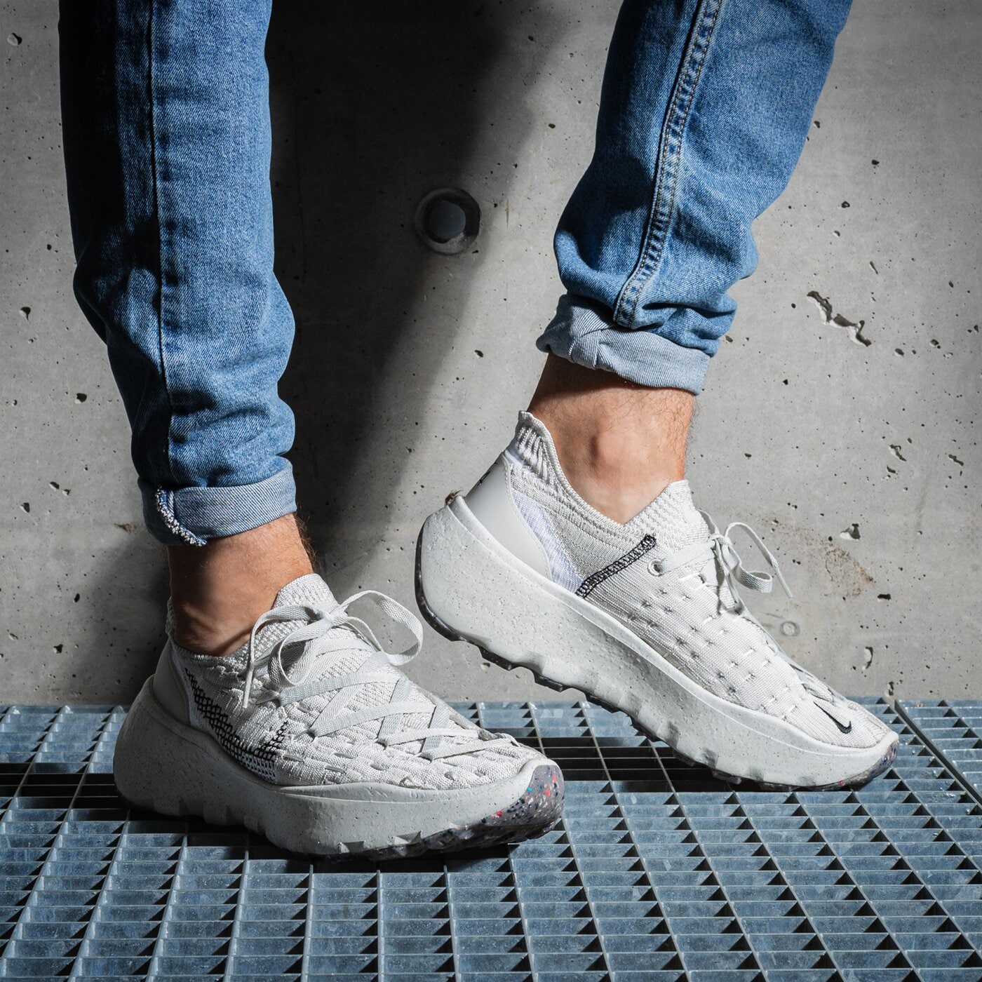 Мъжки маратонки NIKE SPACE HIPPIE 04 dq2897-002 цвят бял