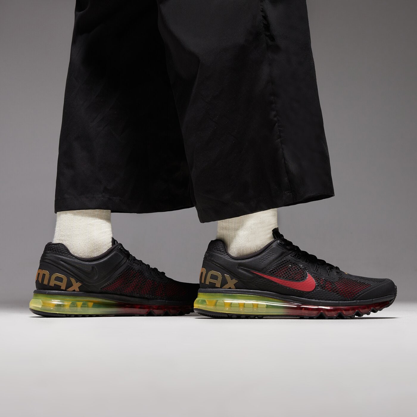 Мъжки маратонки NIKE AIR MAX 2013 hf3660-002 цвят черен