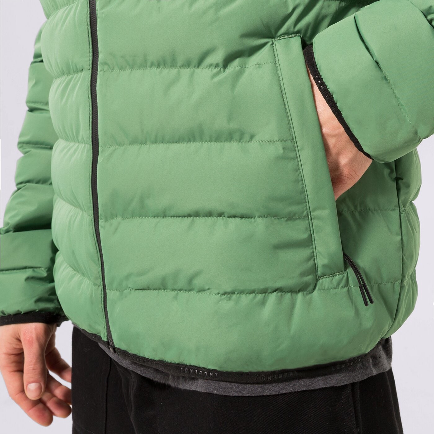 Мъжко зимно яке CONFRONT ЯКЕ ПУХЕН CONFRONT ESSENTIAL cf322kum11002 цвят зелен