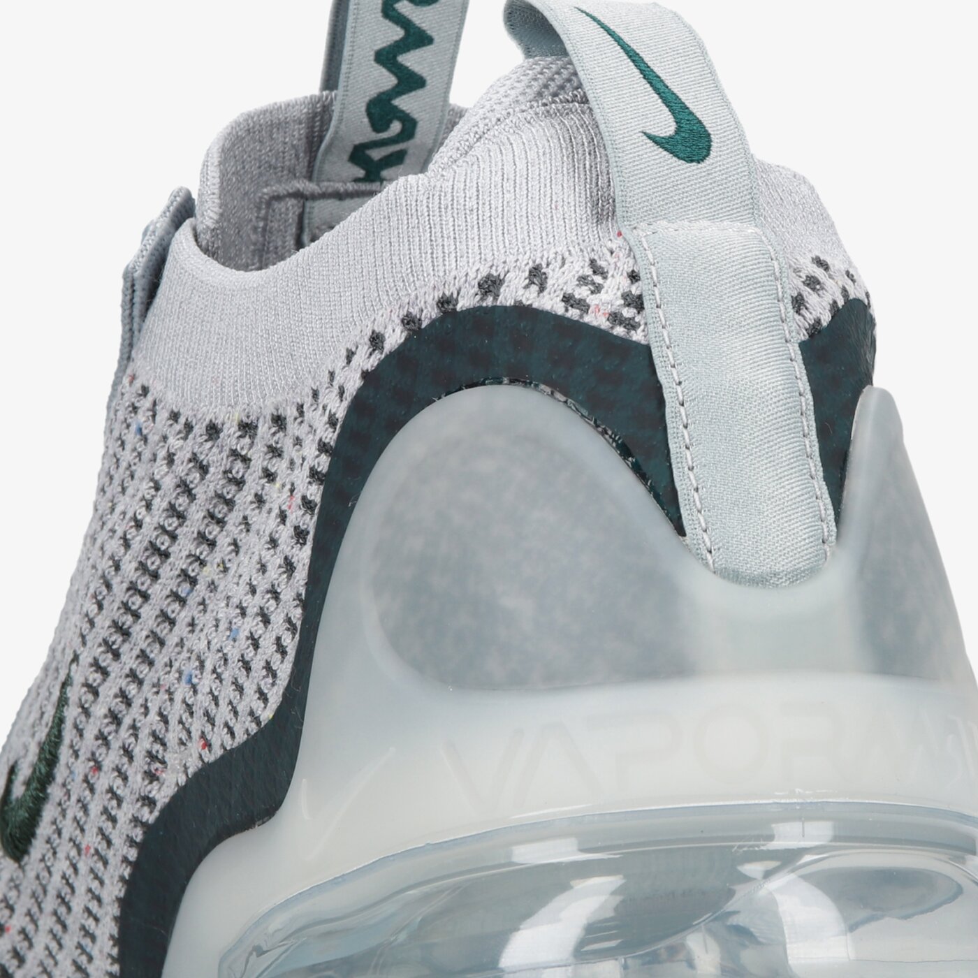 Мъжки маратонки NIKE AIR VAPORMAX 2021 FK SE dn3074-001 цвят бежов