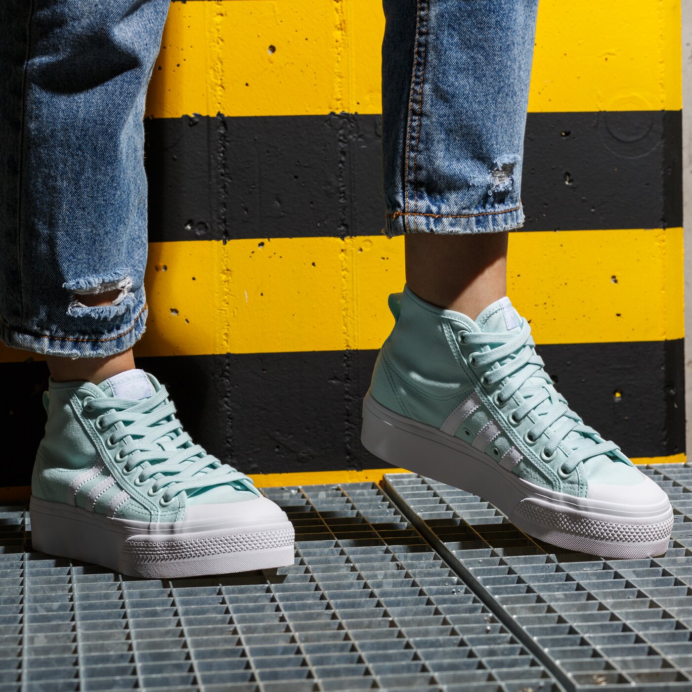 Дамски маратонки ADIDAS NIZZA PLATFORM MID W h02700 цвят син