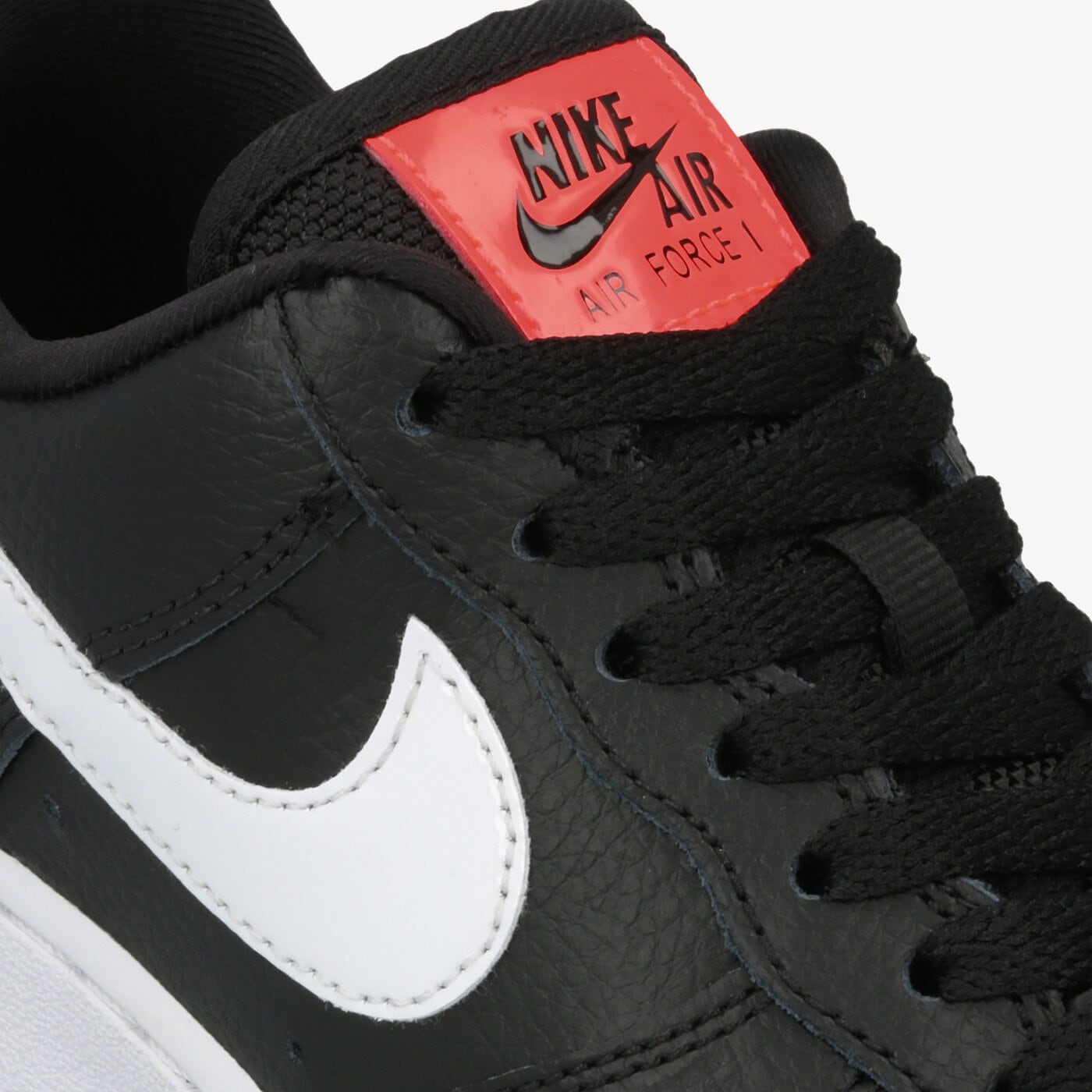 Дамски маратонки NIKE AIR FORCE 1 '07 SE ci3446-001 цвят черен