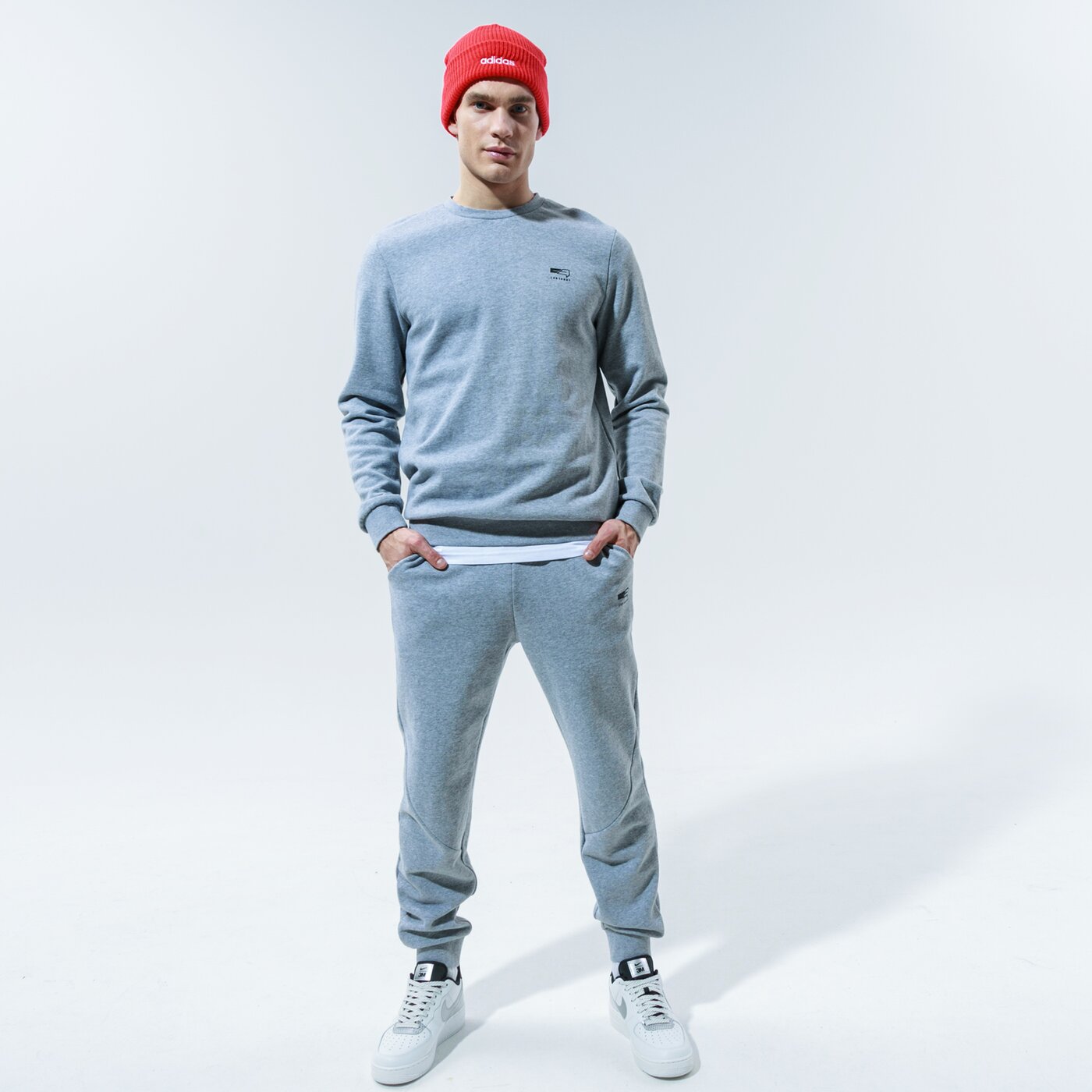 Мъжки панталони CONFRONT ПАНТАЛОНИ ESSENTIAL PANTS cf320spm30003 цвят сив