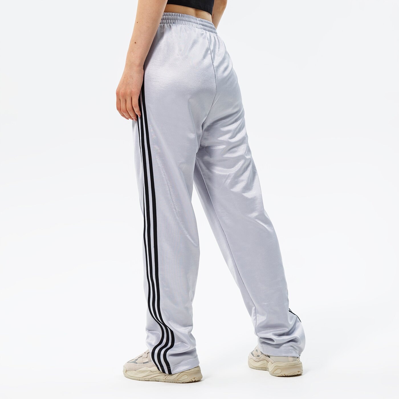 Дамски панталони ADIDAS ПАНТАЛОНИ PANTS hf7529 цвят сребърен