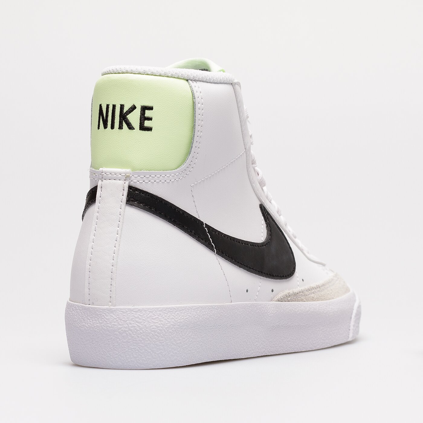 Детски маратонки NIKE BLAZER MID '77 da4086-109 цвят бял