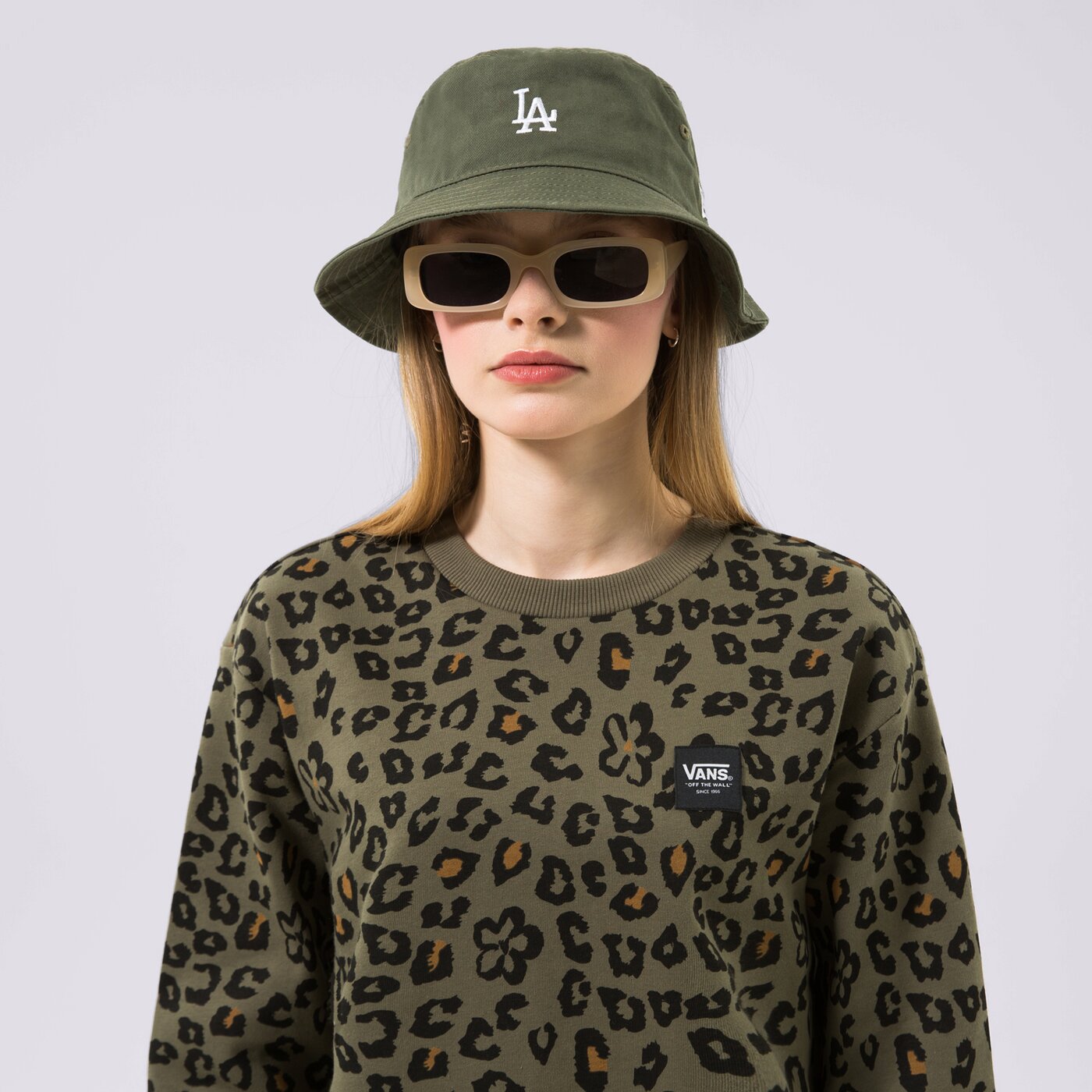 Дамски суичър VANS СУИТЧЪР FLORAL ANIMAL CREW GRAPE LEAF vn000435kcz1 цвят многоцветен