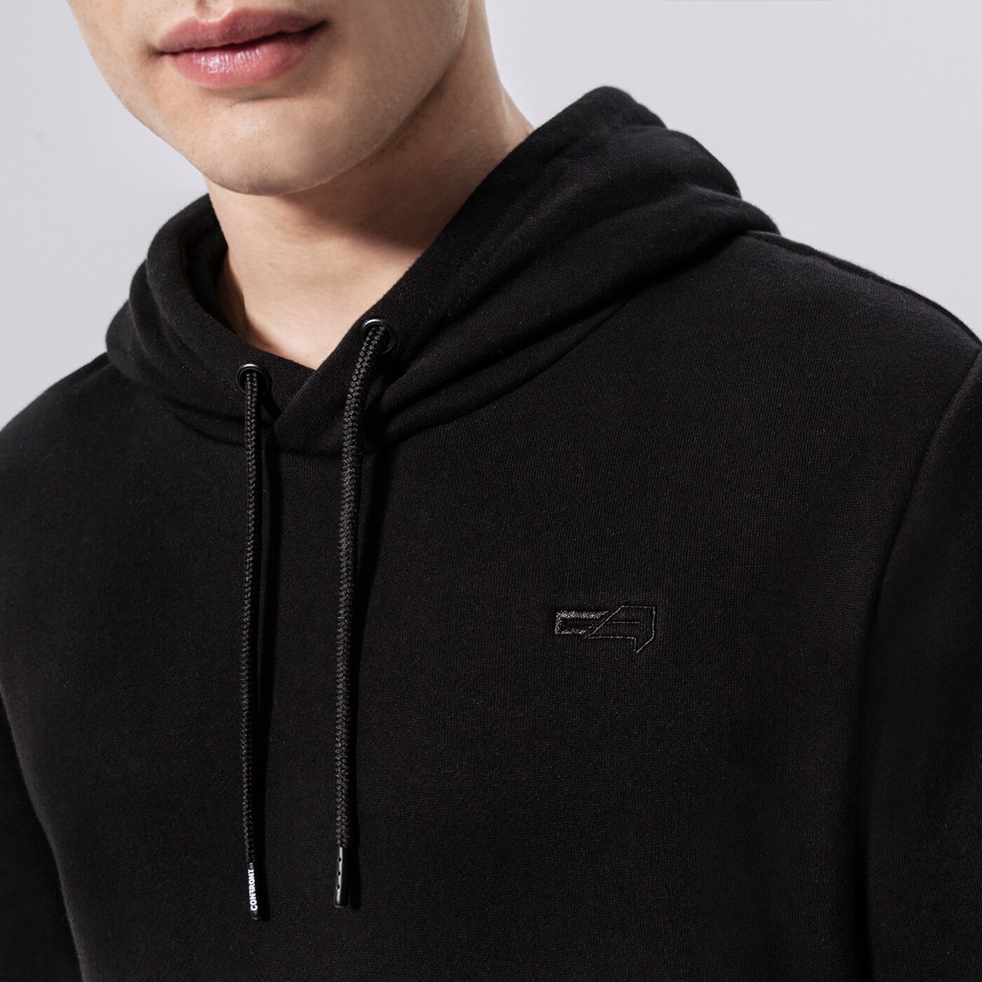 Мъжки суичър CONFRONT СУИТЧЪР С КАЧУЛКА ESSENTIAL cf122blm91001 цвят черен