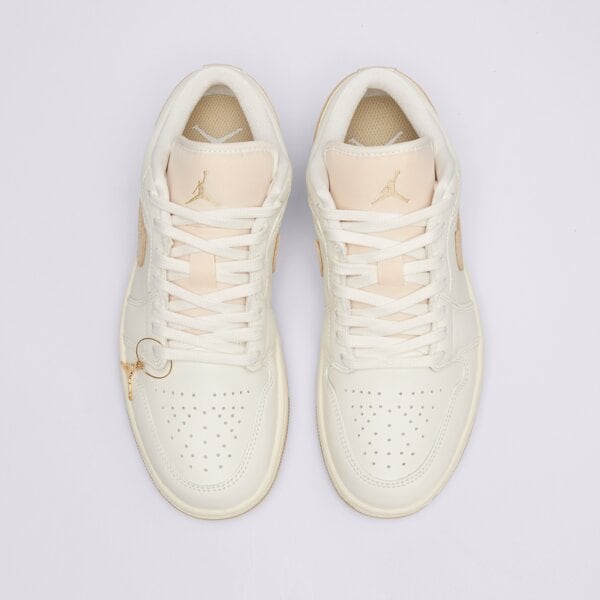 Дамски маратонки WMNS AIR JORDAN 1 LOW SE V2 hv5157-100 цвят бежов