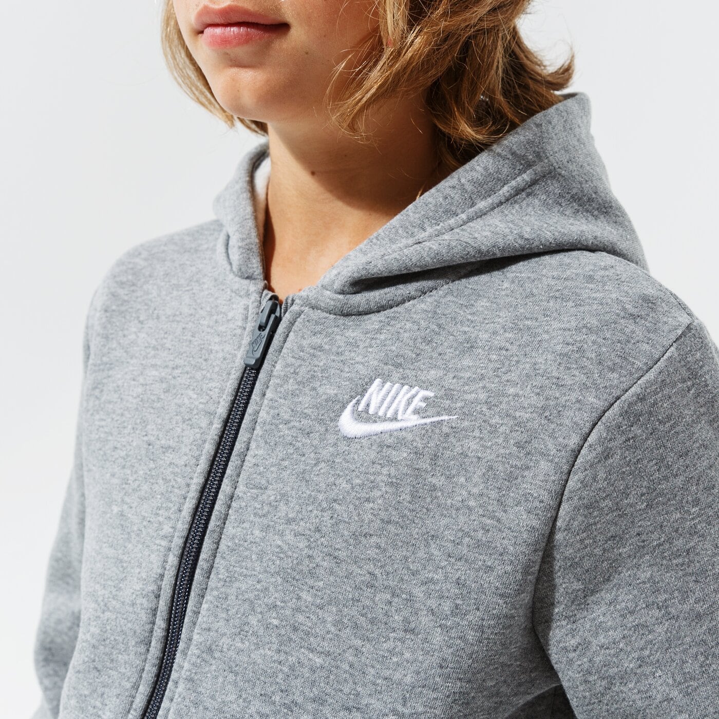 Детска тениска NIKE КОМПЛЕКТ SPORTSWEAR FLEECE TRACKSUIT JUNIOR BOY bv3634-091 цвят сив