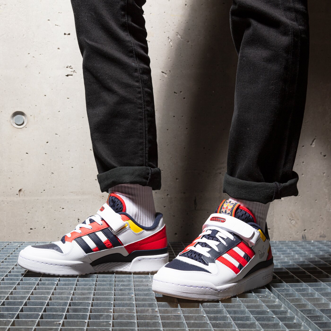 Мъжки маратонки ADIDAS FORUM LOW gz9112 цвят бял