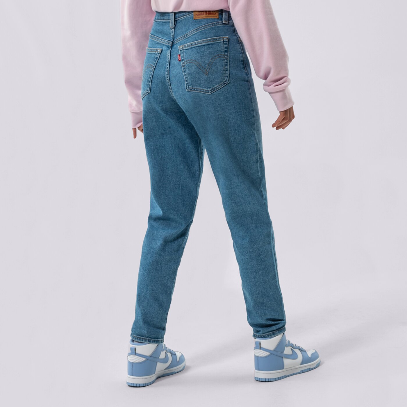 Дамски панталони LEVI'S ПАНТАЛОНИ HIGH WAISTED MOM JEAN 26986-0017 цвят син