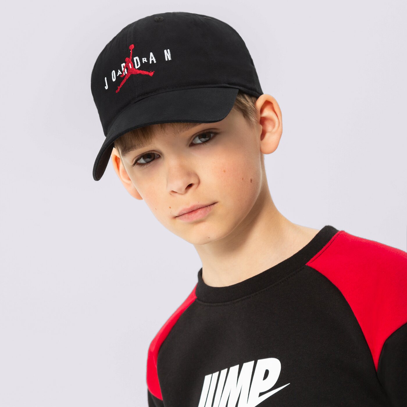 Детска шапка с козирка JORDAN ШАПКА HBR STRAPBACK 9a0569-023 цвят черен