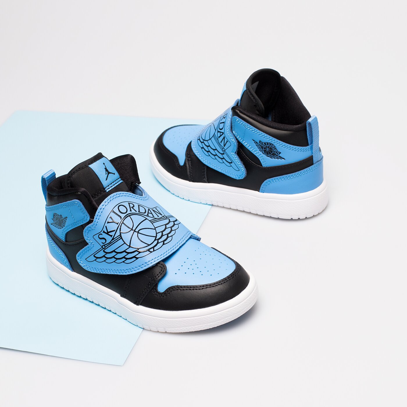 Детски маратонки SKY JORDAN 1  bq7197-041 цвят син