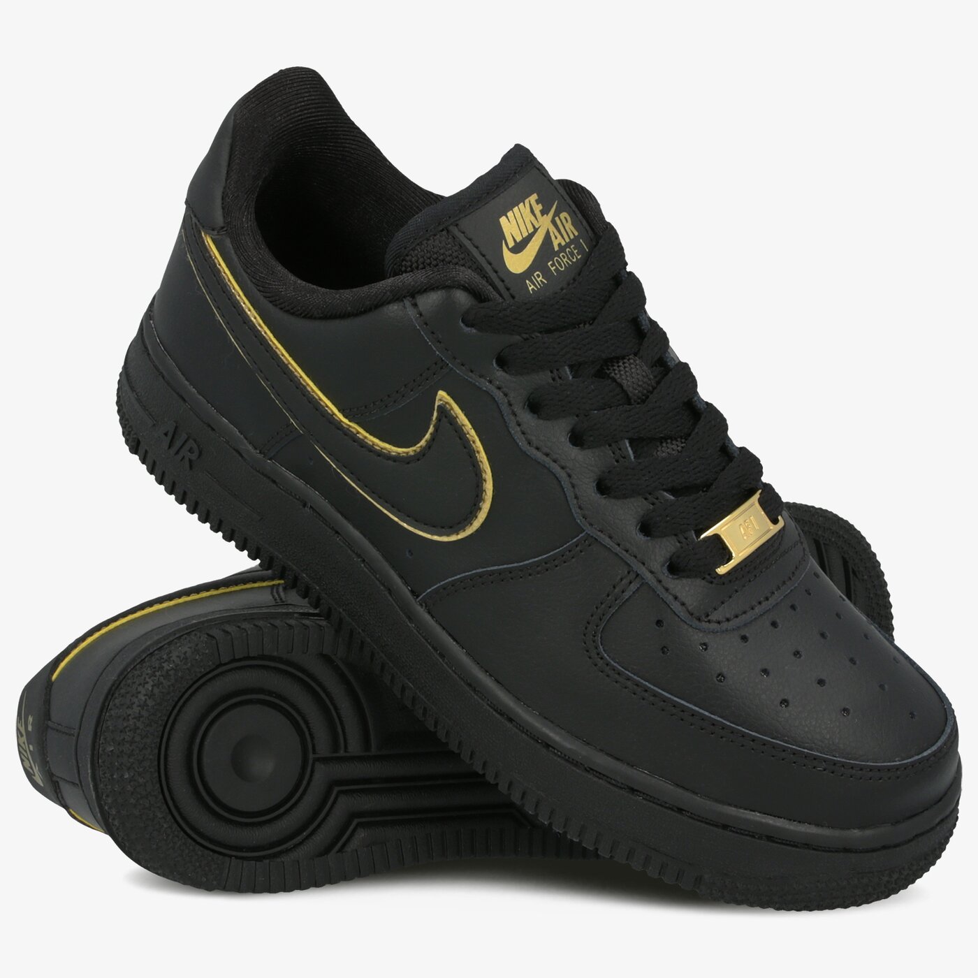 Дамски маратонки NIKE AIR FORCE 1 '07 ESSENTIAL ao2132-005 цвят черен