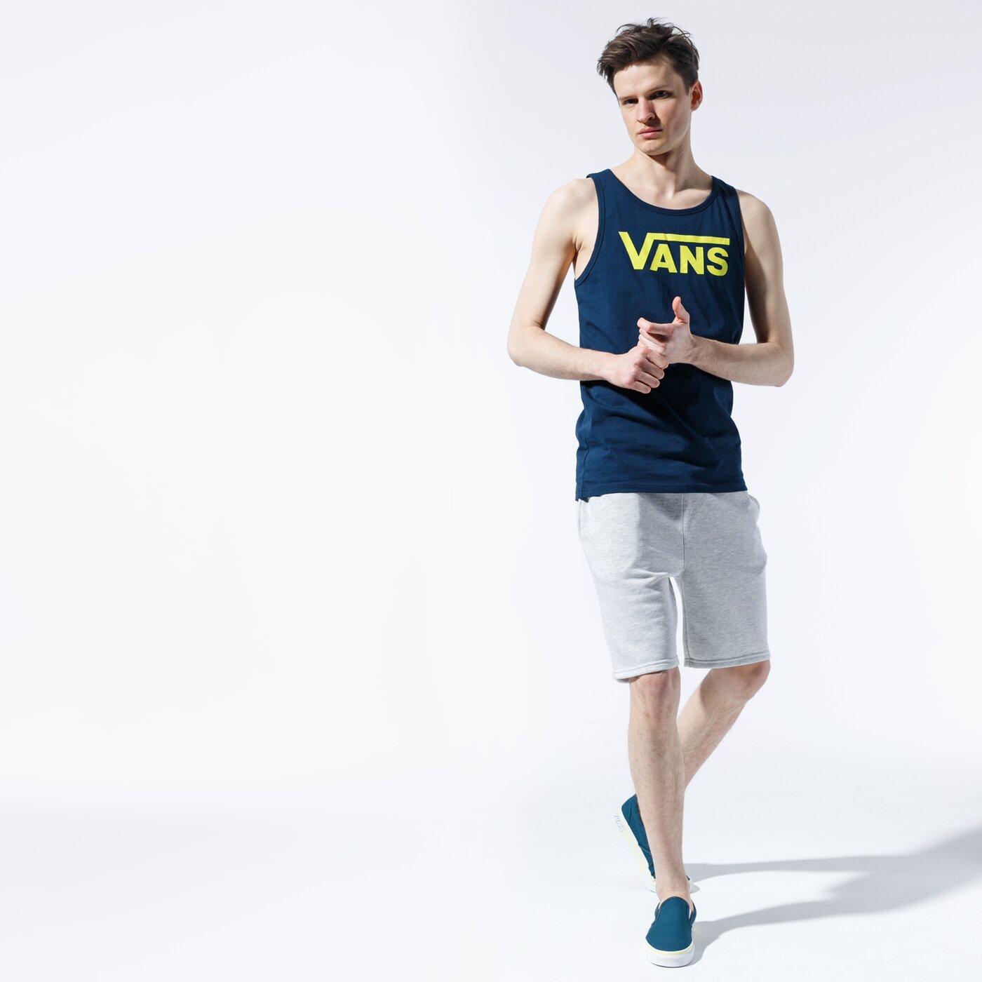 Мъжка тениска VANS ПОТНИК VANS CLASSIC ПОТНИК vn000y8vymq1 цвят черен