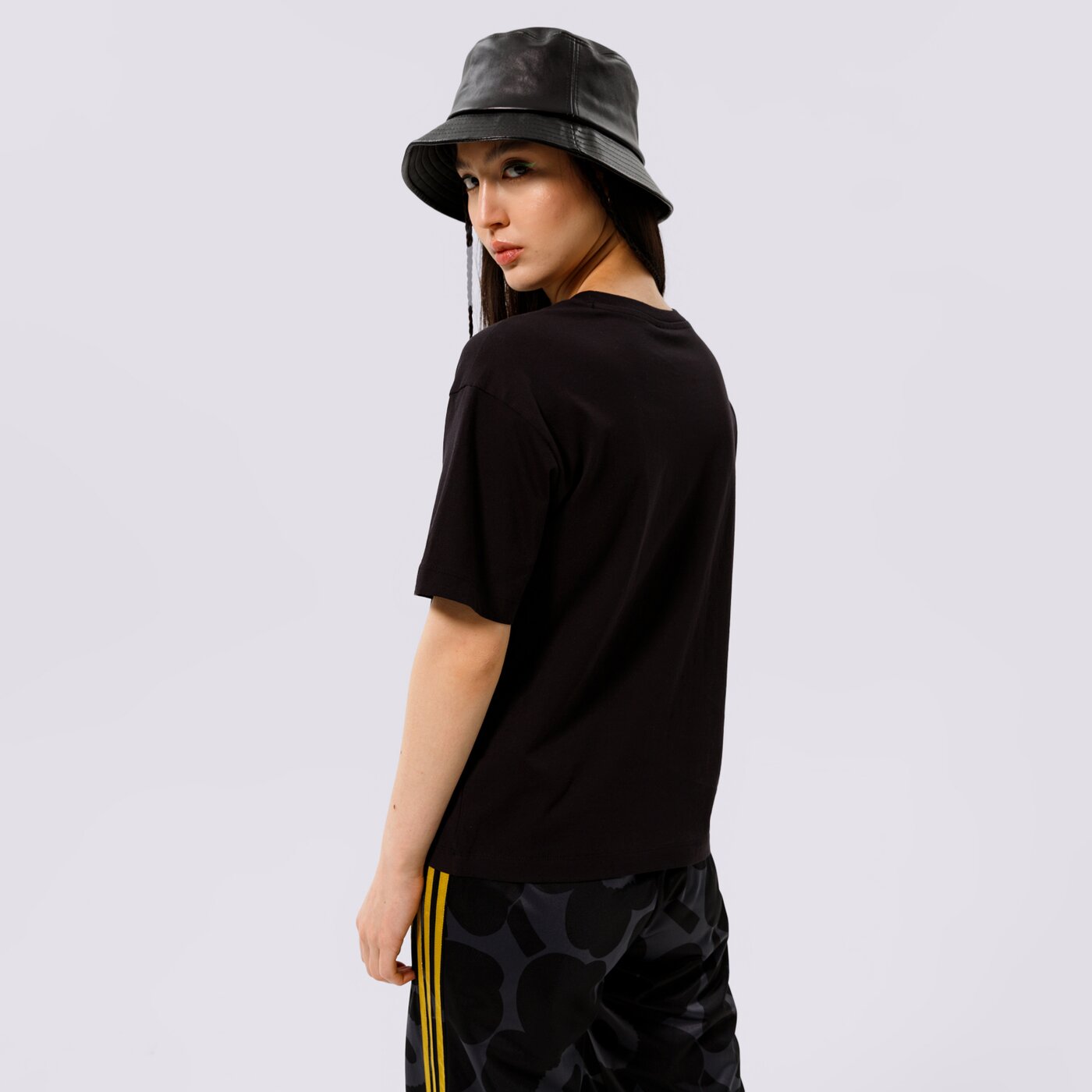 Дамска тениска CHAMPION ТЕНИСКА CREWNECK ТЕНИСКА 114458kk001 цвят черен