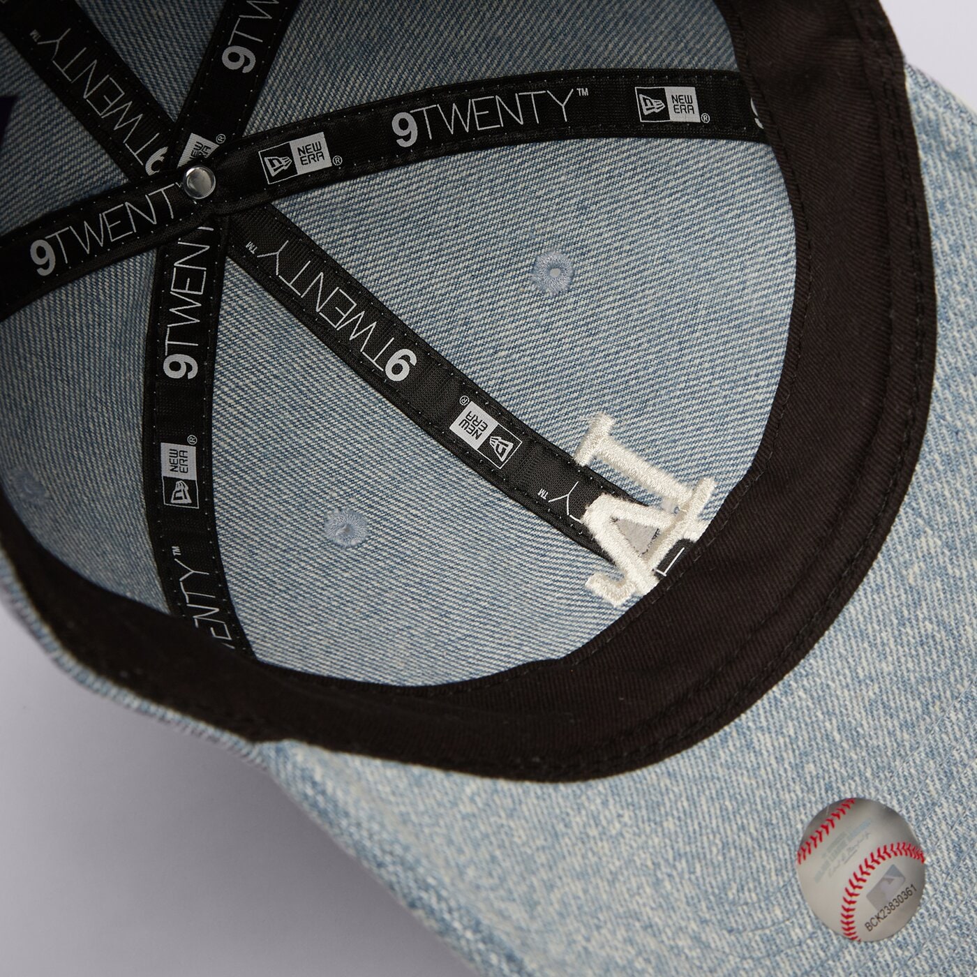 Дамска шапка с козирка NEW ERA ШАПКА WMNS ACID DENIM 920 LA DODGERS LOS ANGELES DOD 60595376 цвят син