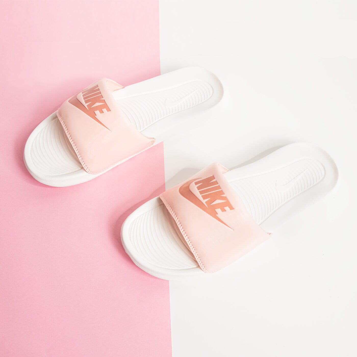 Дамски чехли и сандали NIKE VICTORI ONE cn9677-801 цвят розов