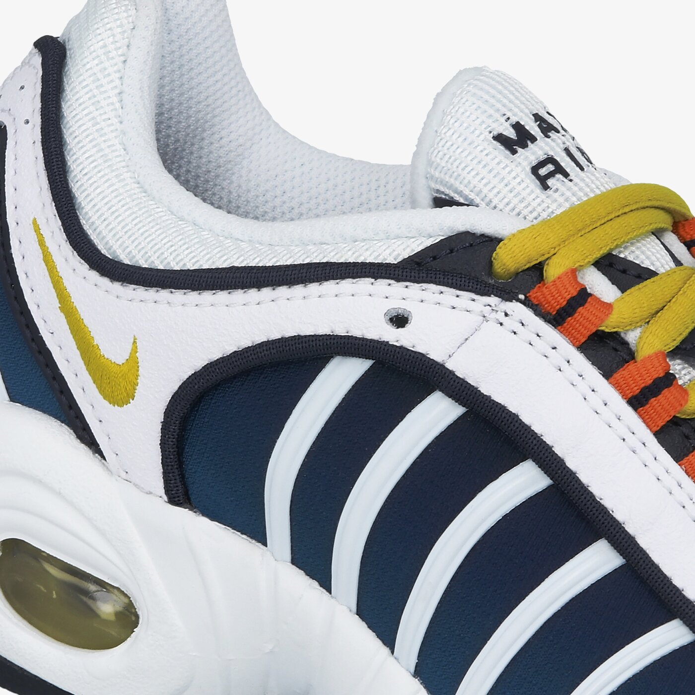 Дамски маратонки NIKE AIR MAX TAILWIND IV ck2600-100 цвят многоцветен