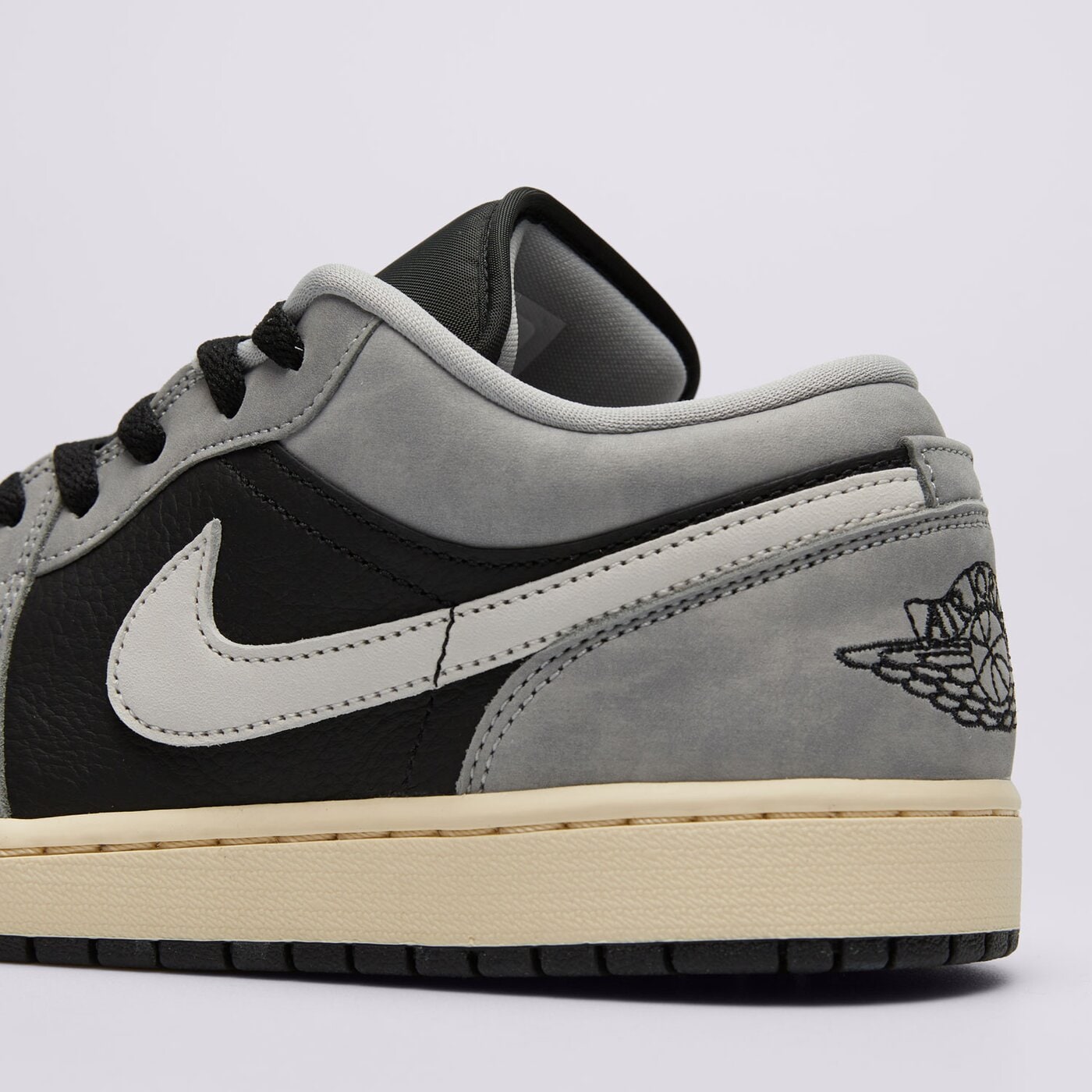 Мъжки маратонки AIR JORDAN 1 LOW SE  hq2010-012 цвят сив