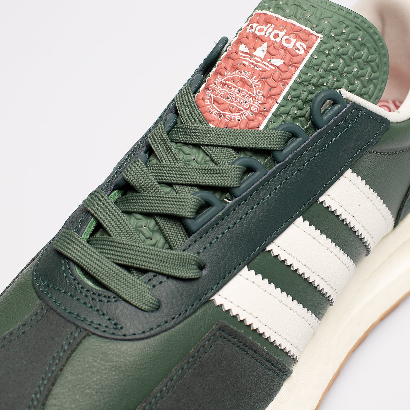 Мъжки маратонки ADIDAS RETROPY E5 gw6779 цвят каки