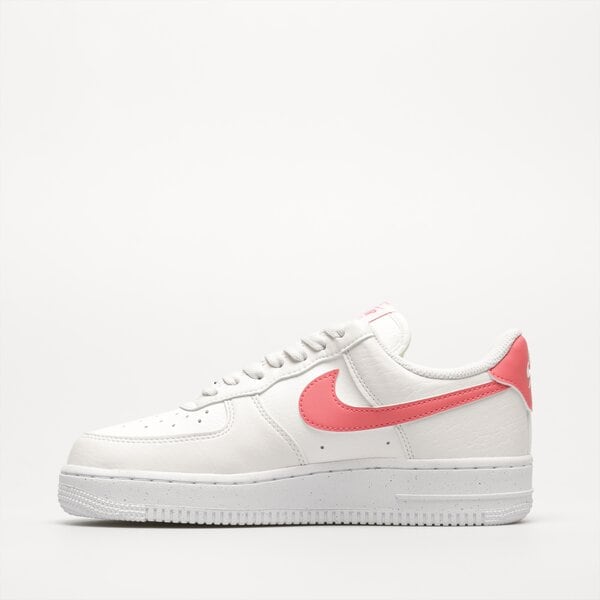 Дамски маратонки NIKE AIR FORCE 1 '07 SE dv3808-100 цвят бял