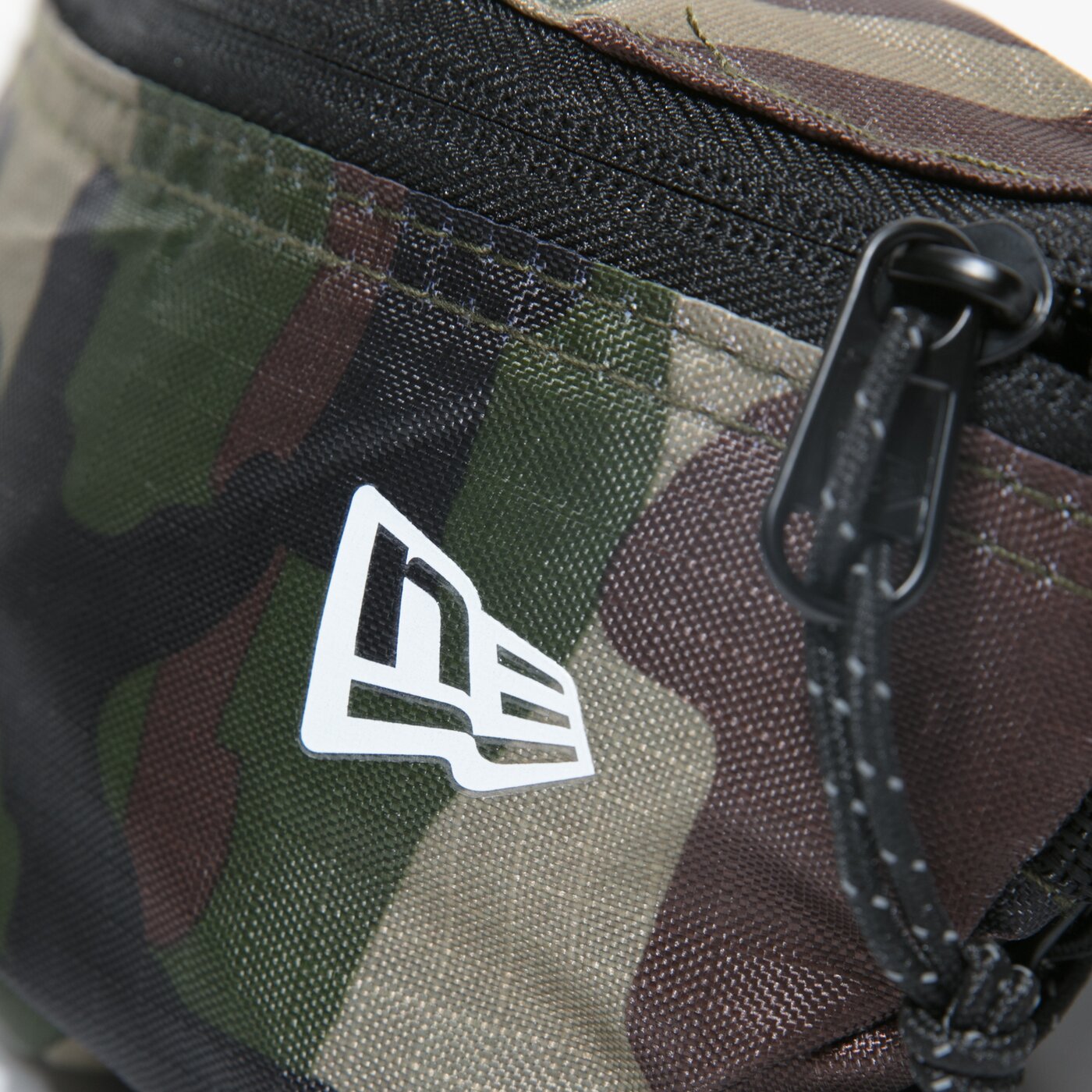 Дамска чанта за кръст NEW ERA ЧАНТА ЗА КРЪСТ MLB MINI WAIST BAG NYY WDC NEW YORK Y 60137352 цвят многоцветен