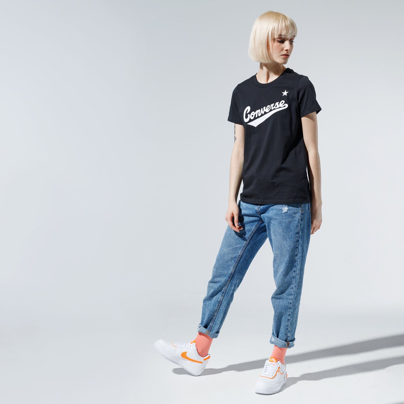 Дамска тениска CONVERSE ТЕНИСКА WMN NOVA CENTER FRONT LOGO TEE 10018268-a01 цвят черен