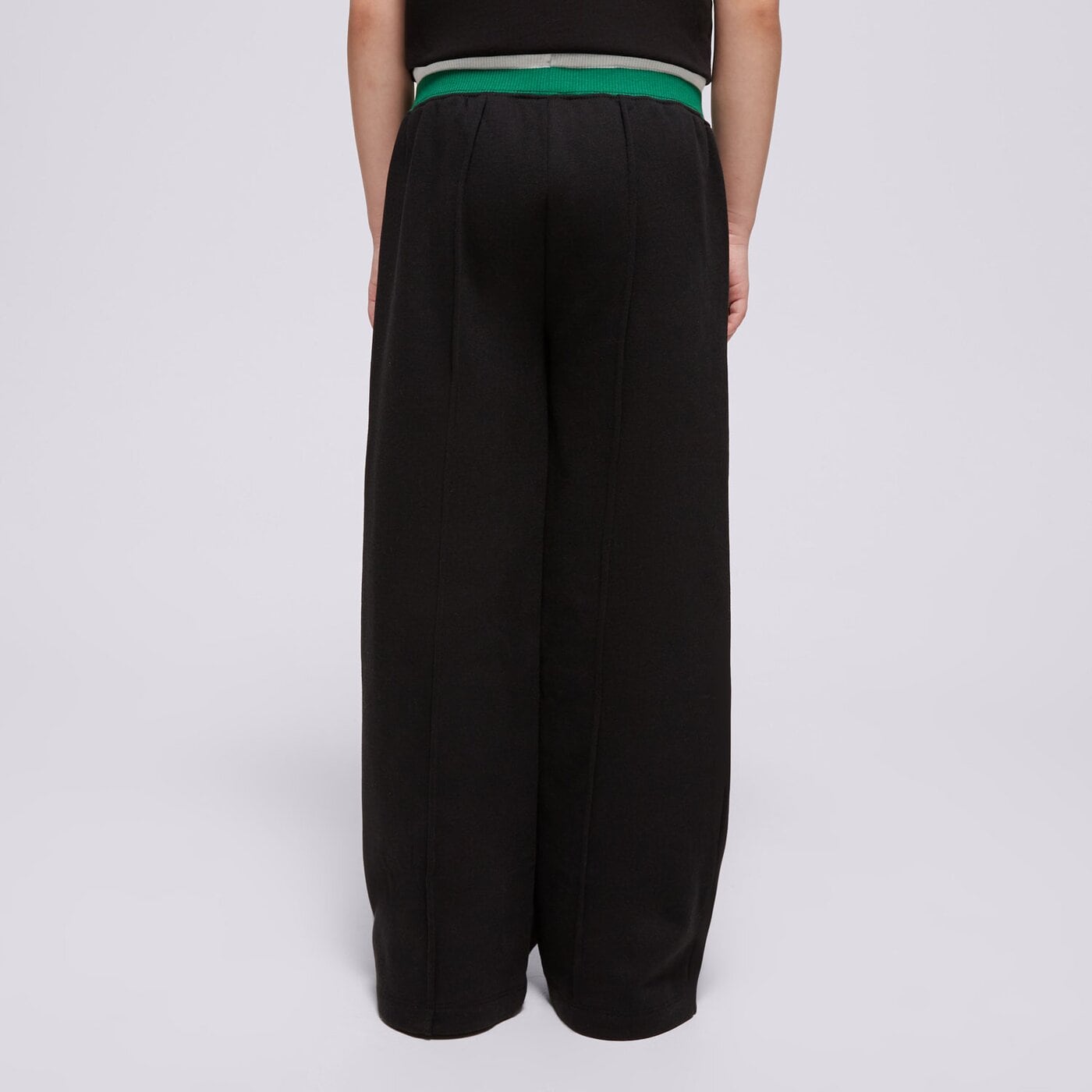 Детски панталони JORDAN ПАНТАЛОНИ JDG COURT OF LEGENDS OPEN HEM GIRL 45d704-023 цвят черен