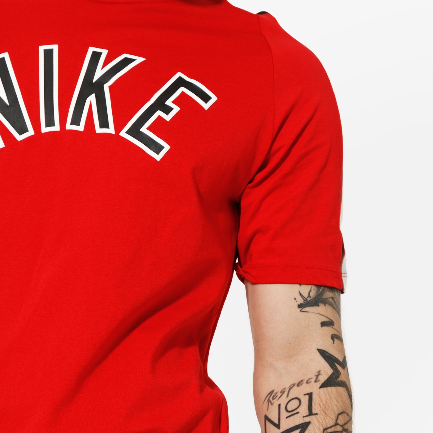 Мъжка тениска NIKE ТЕНИСКА SS M NSW TEE CLTR NIKE AIR 3 SPORTSWEAR ar5178-657 цвят червен