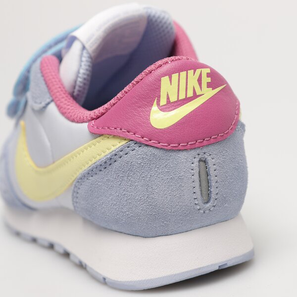 Детски маратонки NIKE MD VALIANT cn8559-407 цвят многоцветен