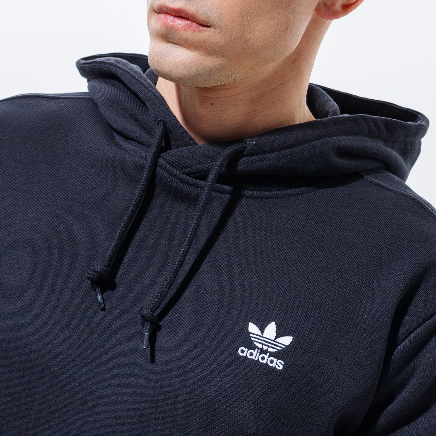 Мъжки суичър ADIDAS СУИТЧЪР С КАЧУЛКА ESSENTIAL HOODY fm9956 цвят черен