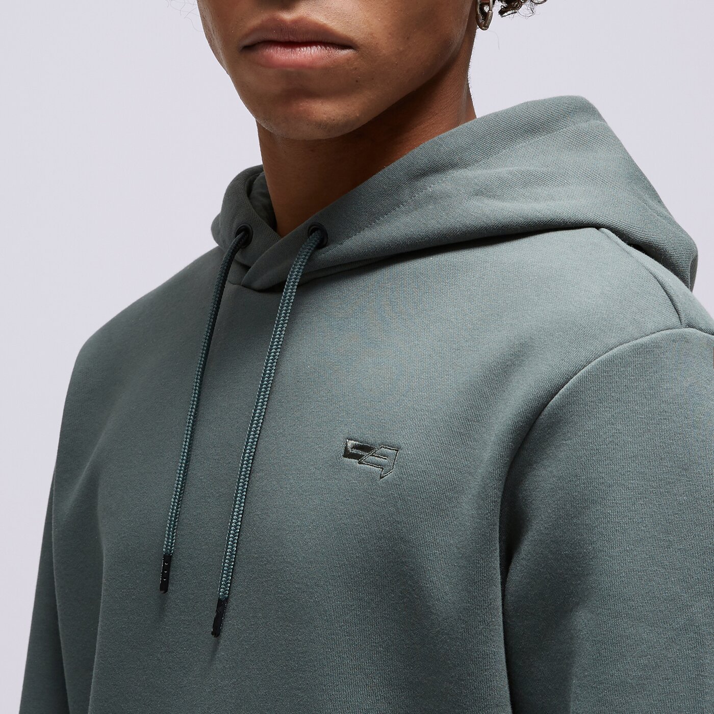 Мъжки суичър CONFRONT СУИТЧЪР С КАЧУЛКА ESSENTIAL HOODIE GREEN cf323blm91002 цвят зелен