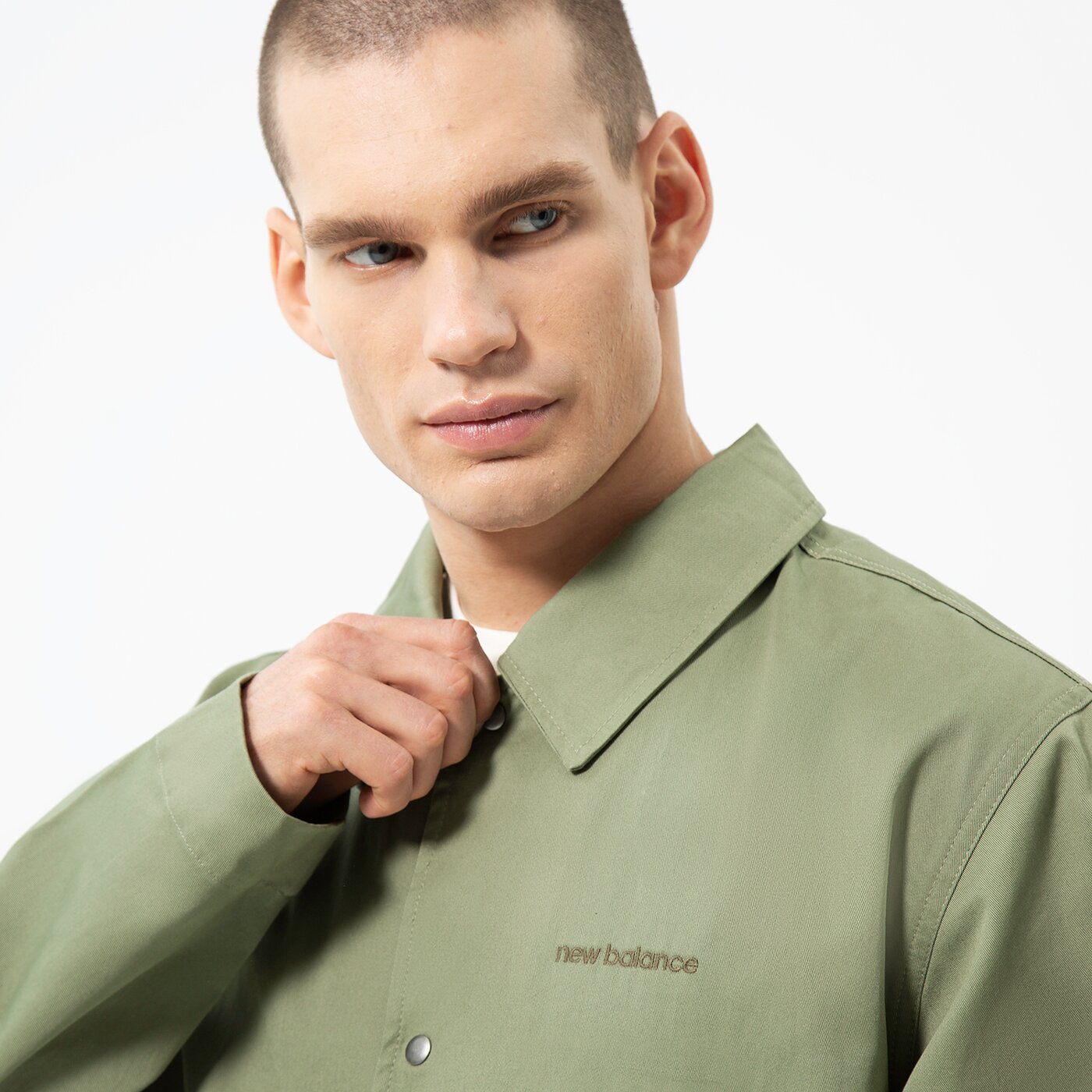 Мъжко преходно яке NEW BALANCE ЯКЕ NB ATHLETICS NATURE STATE mj23552olf цвят сив