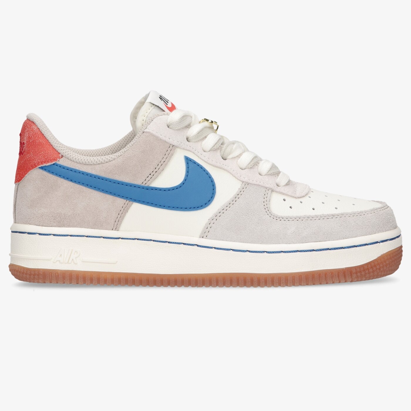 Дамски маратонки NIKE AIR FORCE 1 '07 SE da8302-100 цвят бежов