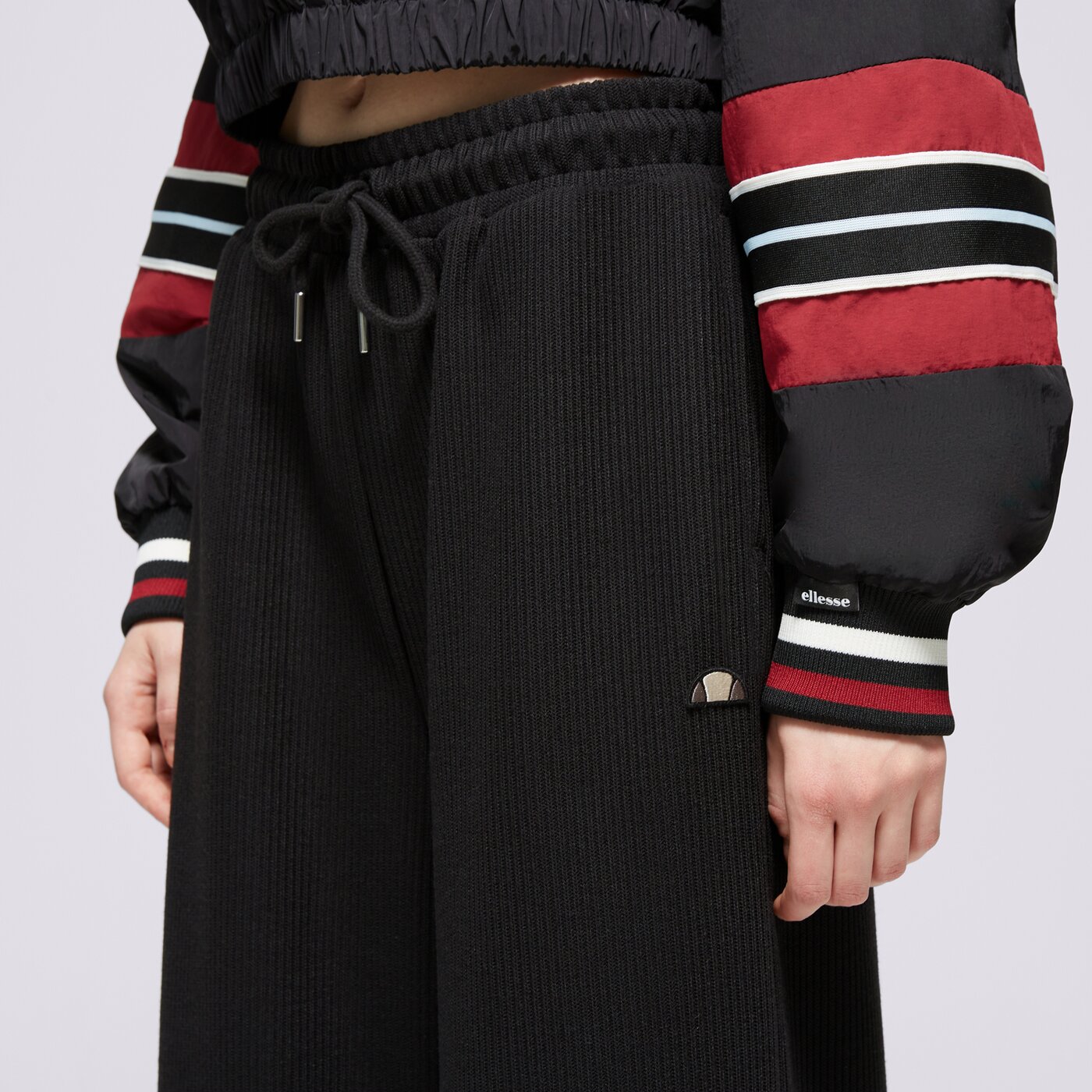 Дамски панталони ELLESSE ПАНТАЛОНИ TRICIA TRACK PANT BLK sgv20153011 цвят черен