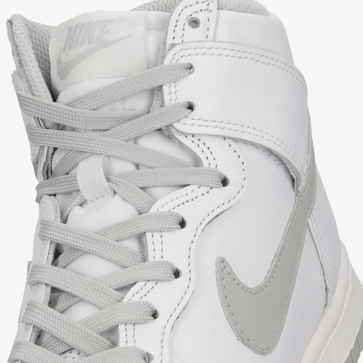 Дамски маратонки NIKE DUNK HIGH dd1869-111 цвят бял