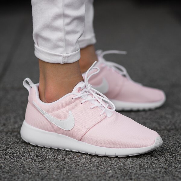 Детски маратонки NIKE ROSHE ONE GG 599729-613 цвят розов