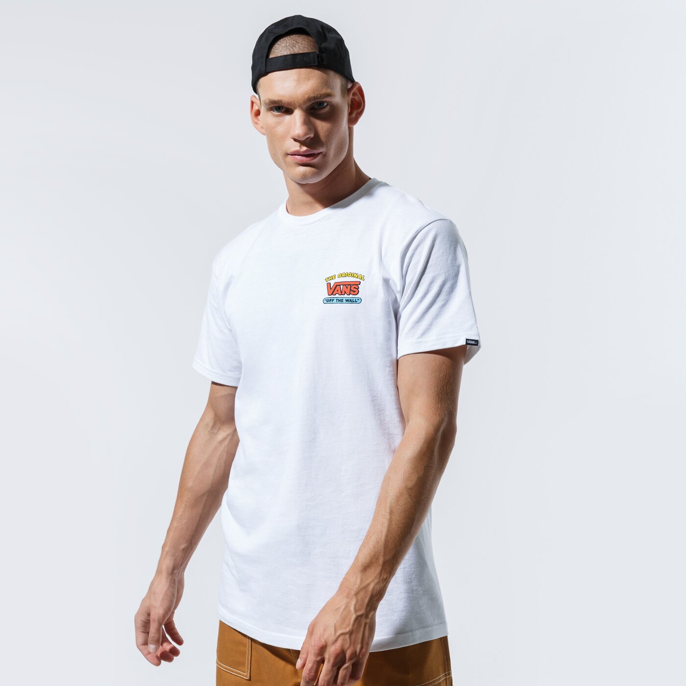 Мъжка тениска VANS ТЕНИСКА VANS X THE SIMPSONS FAMILY SS vn0a4rtozzz цвят бял