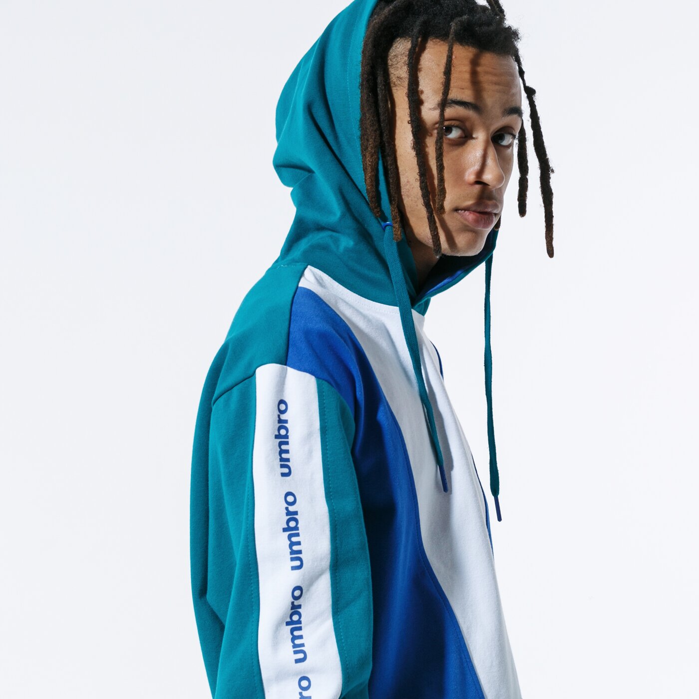 Мъжки суичър UMBRO СУИТЧЪР С КАЧУЛКА RETRO HOODY BLU/WHT/GRN ul39blm81002 цвят зелен