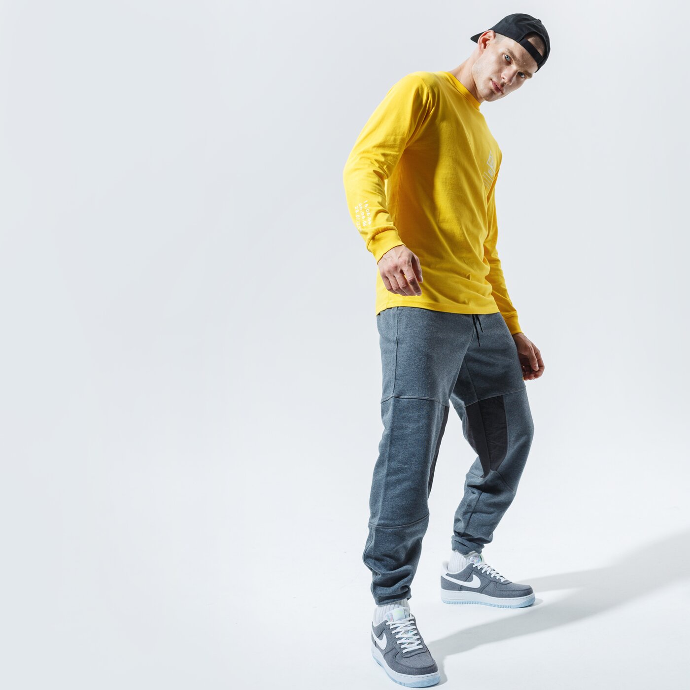 Мъжка тениска VANS ТЕНИСКА 66 SUPPLY LS vn0a4tut85w1 цвят жълт