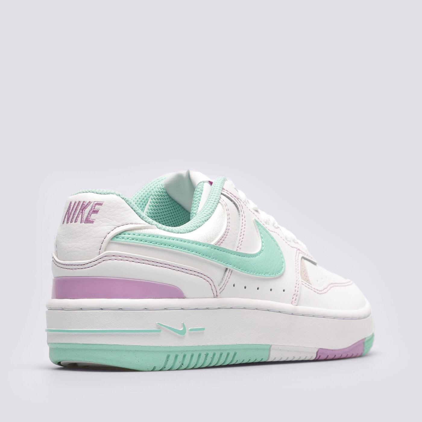 Дамски маратонки NIKE GAMMA FORCE AT fn7109-100 цвят бял