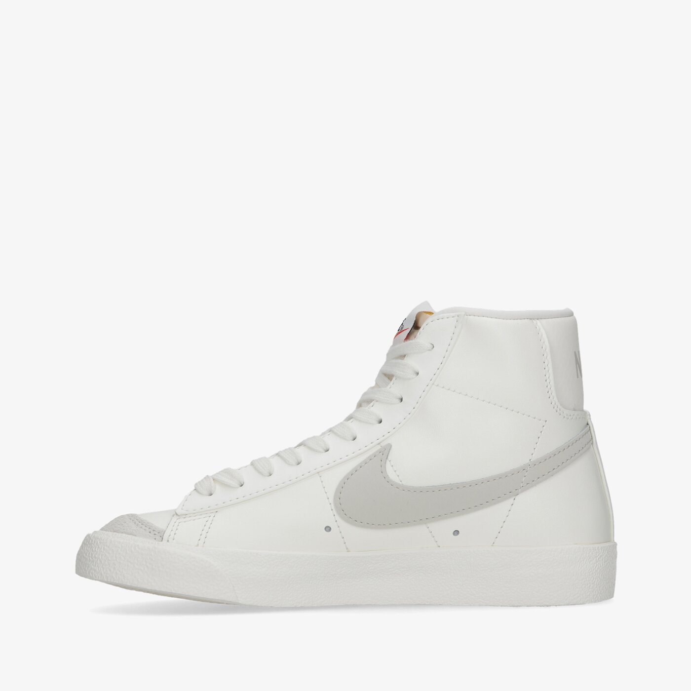 Дамски маратонки NIKE BLAZER MID '77 cz1055-120 цвят бежов